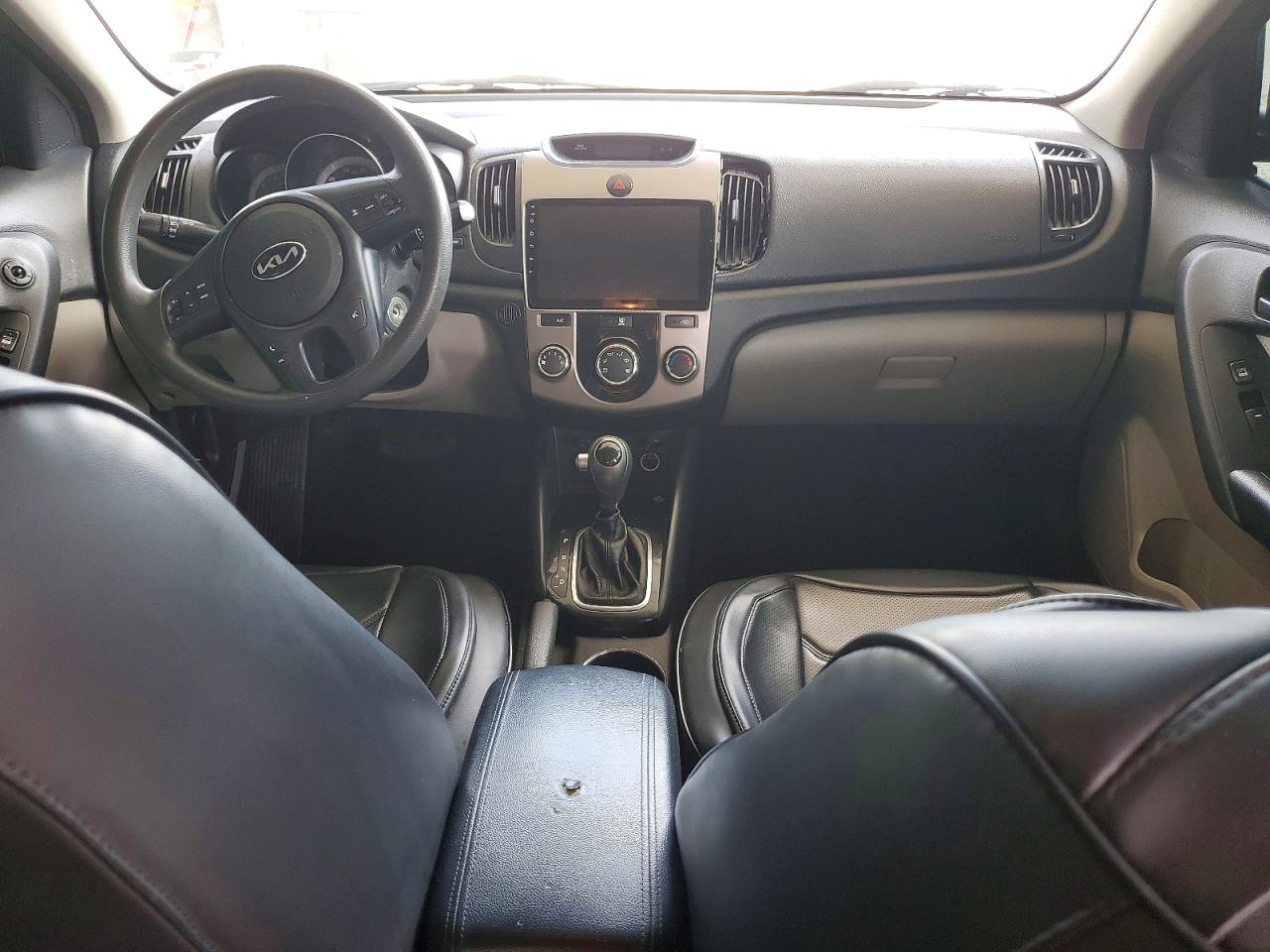 2011 KIA FORTE5