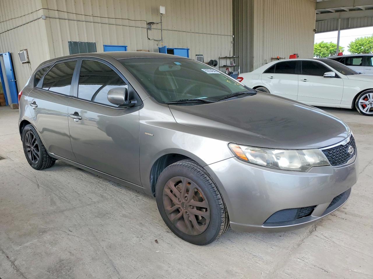 2011 KIA FORTE5