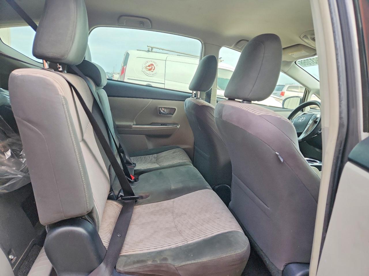 2016 TOYOTA PRIUS
