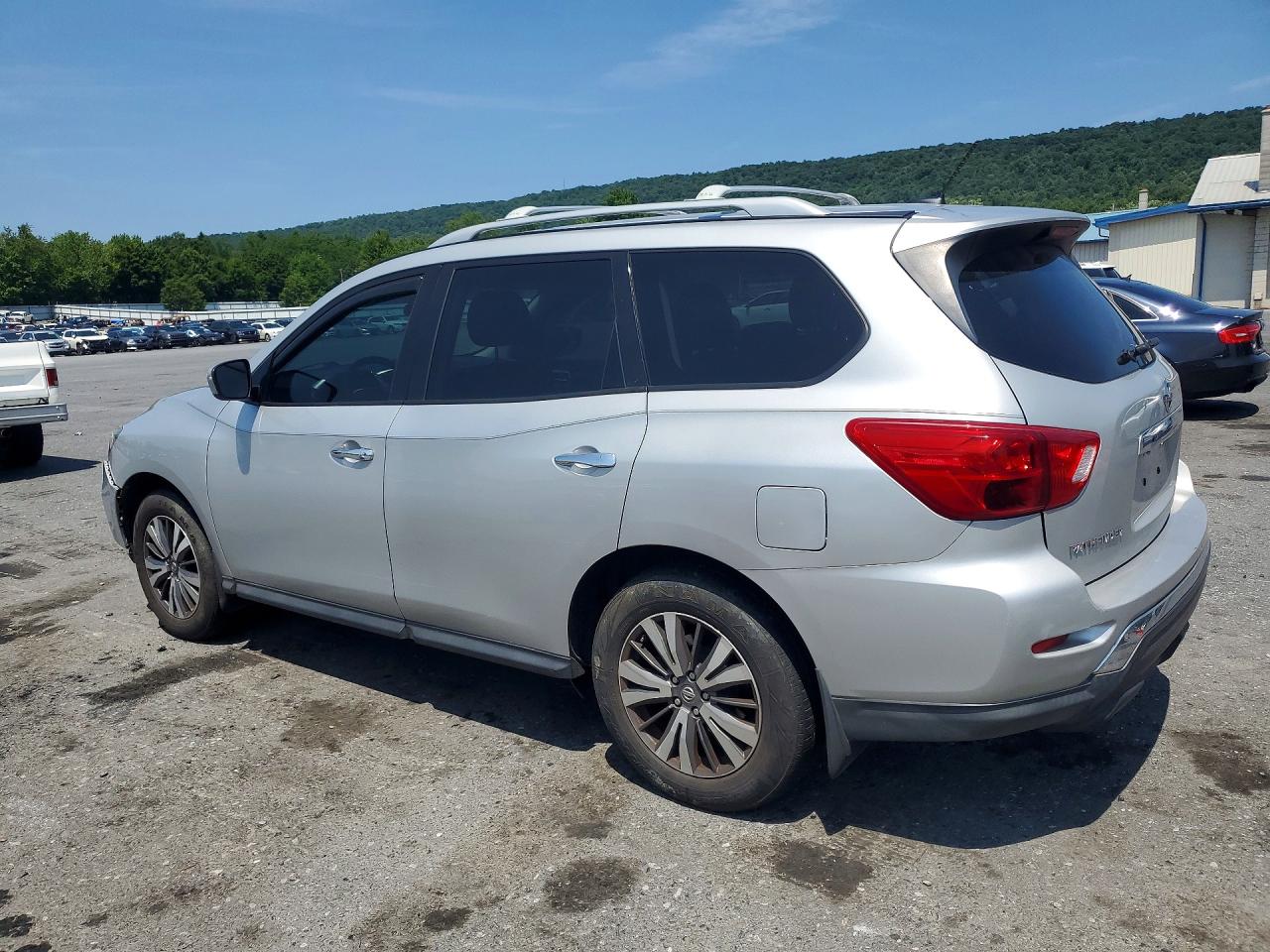 2017 NISSAN PATHFINDER