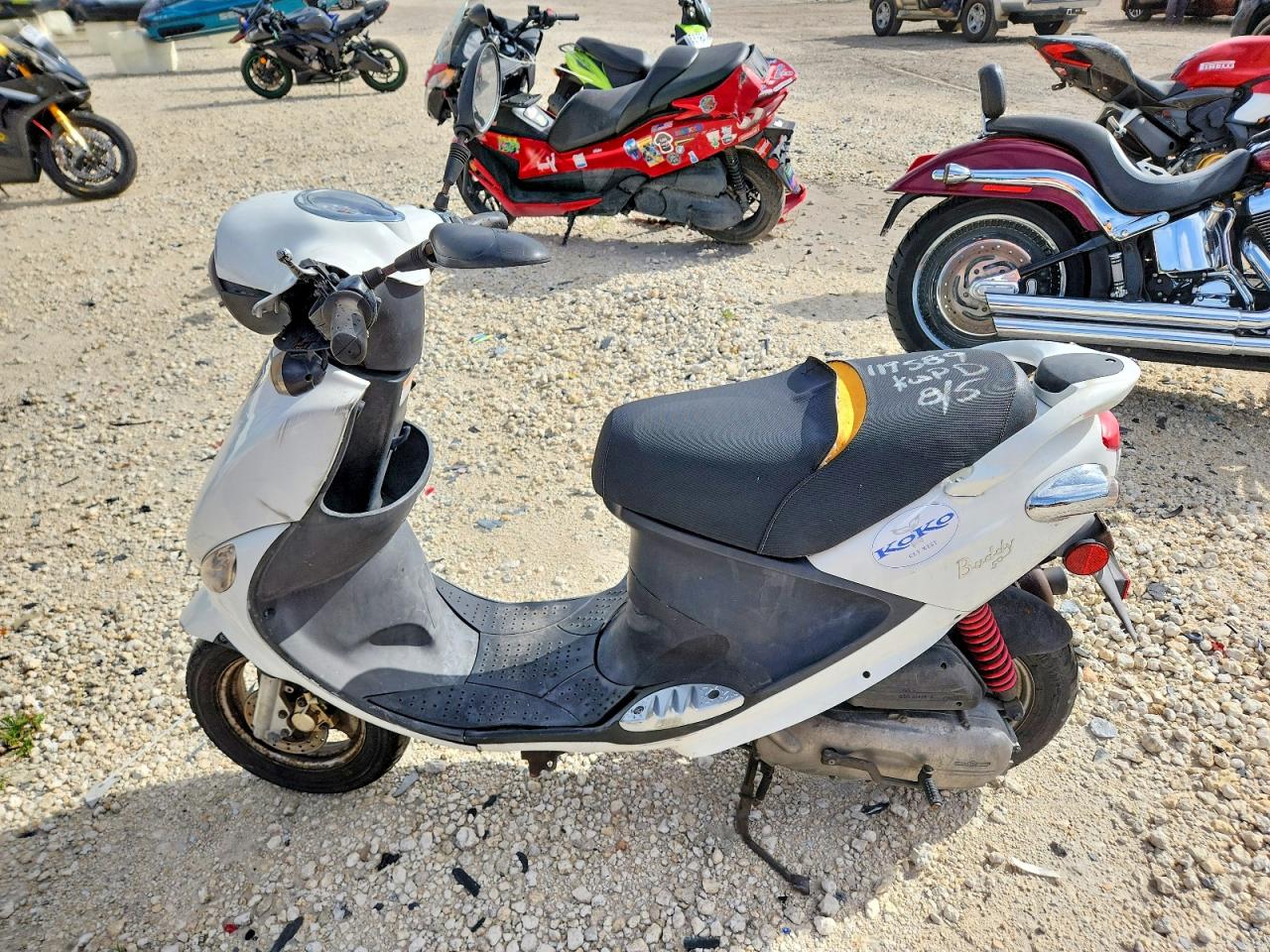 2016 GENUINE SCOOTER CO. SCOOTER