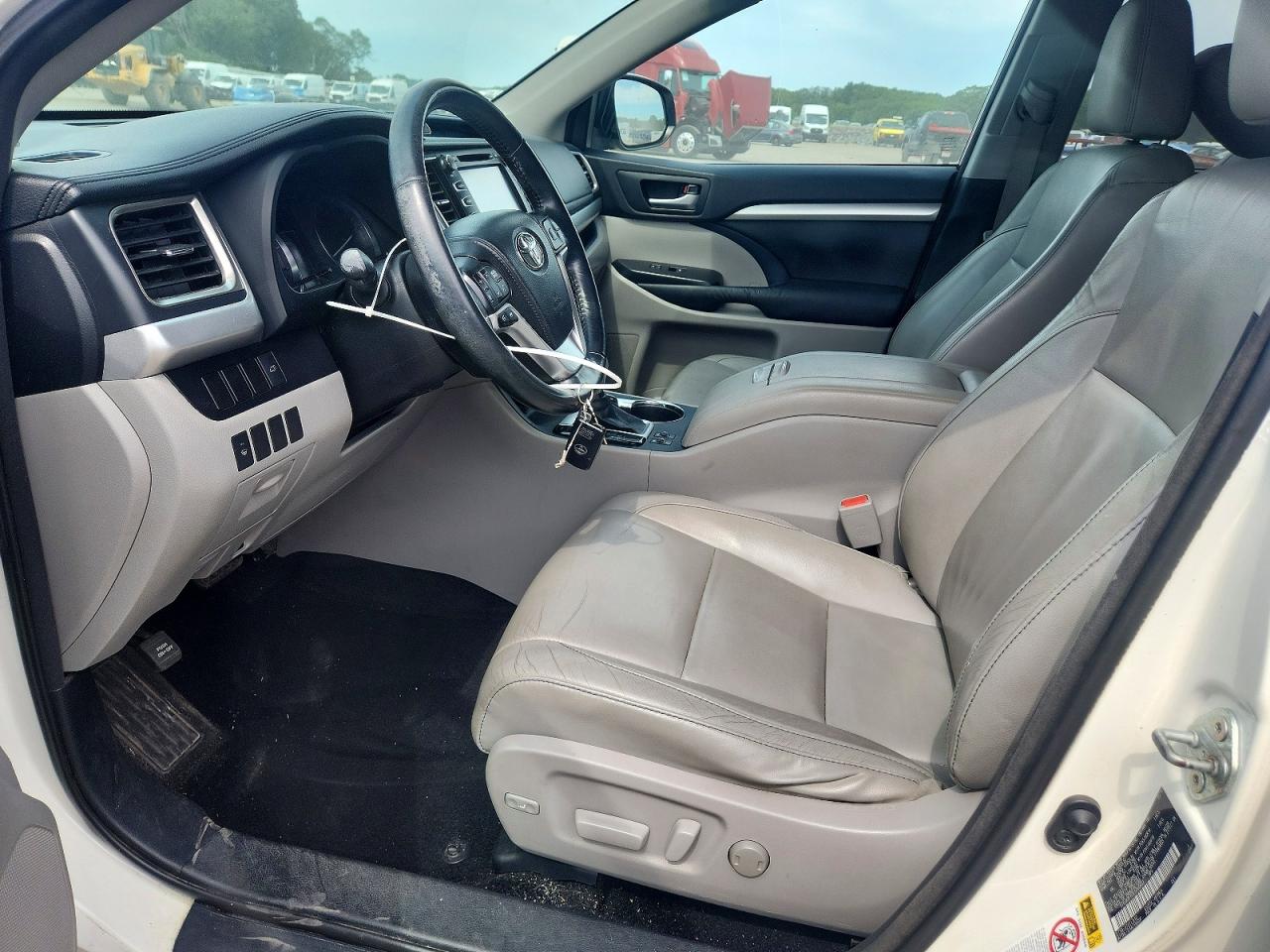 2014 TOYOTA HIGHLANDER