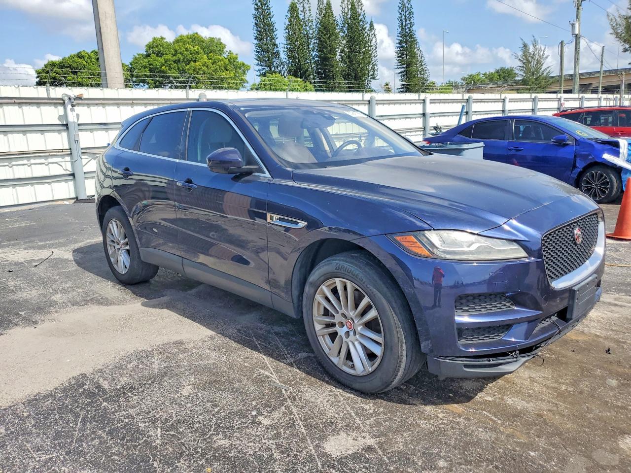 2017 JAGUAR F-PACE