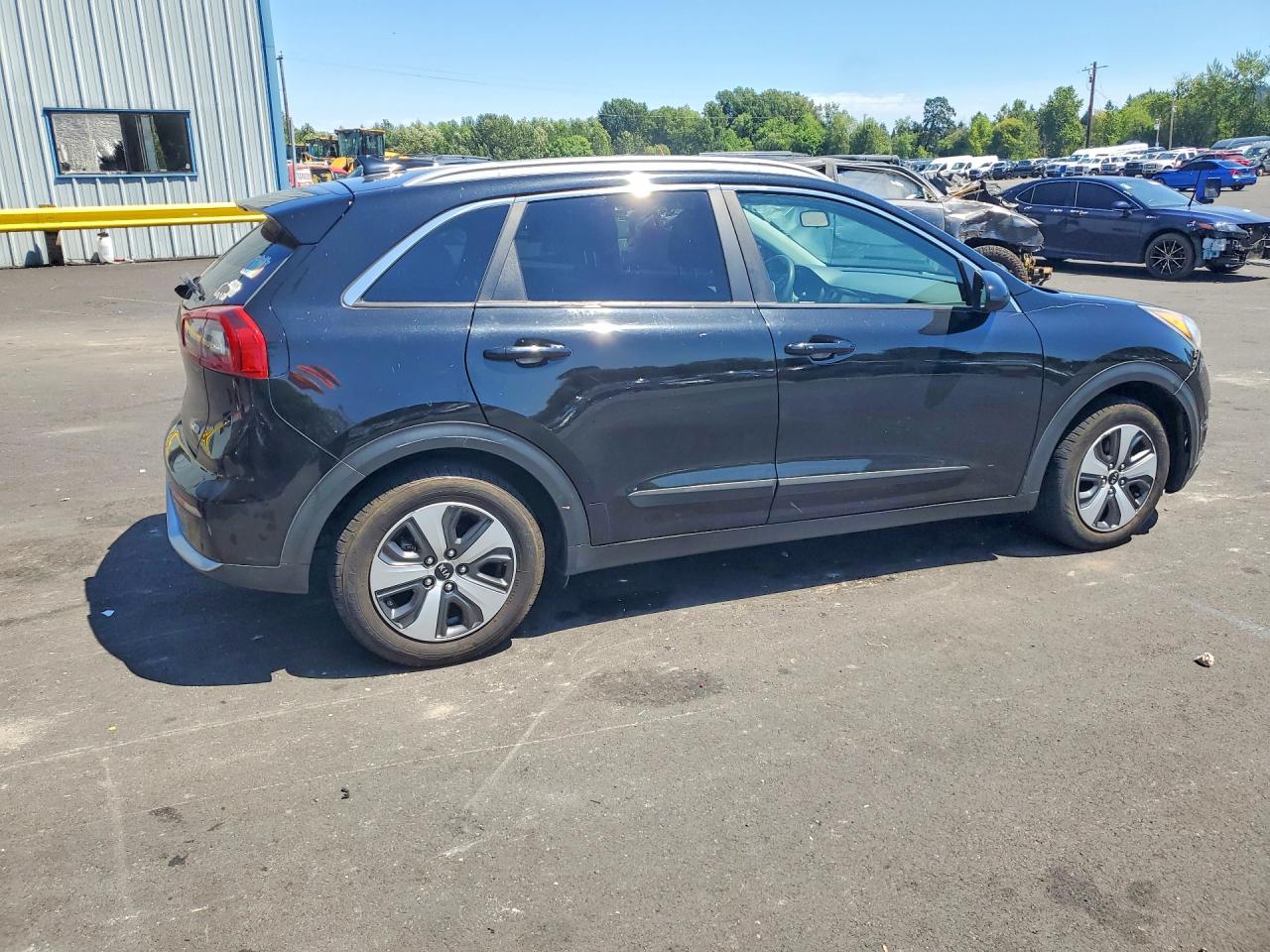 2017 KIA NIRO