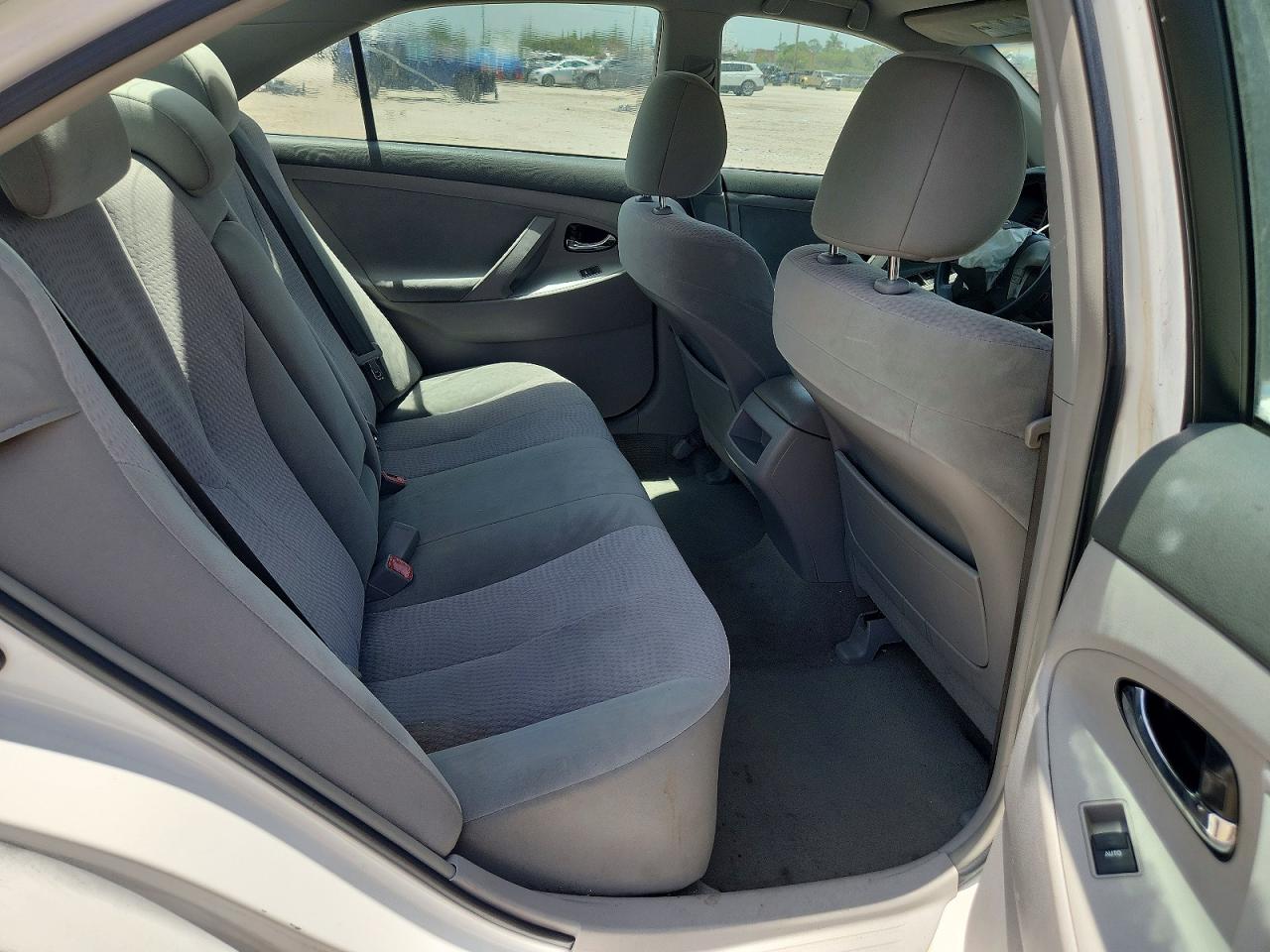 2011 TOYOTA CAMRY
