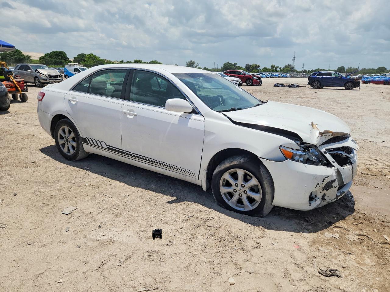 2011 TOYOTA CAMRY