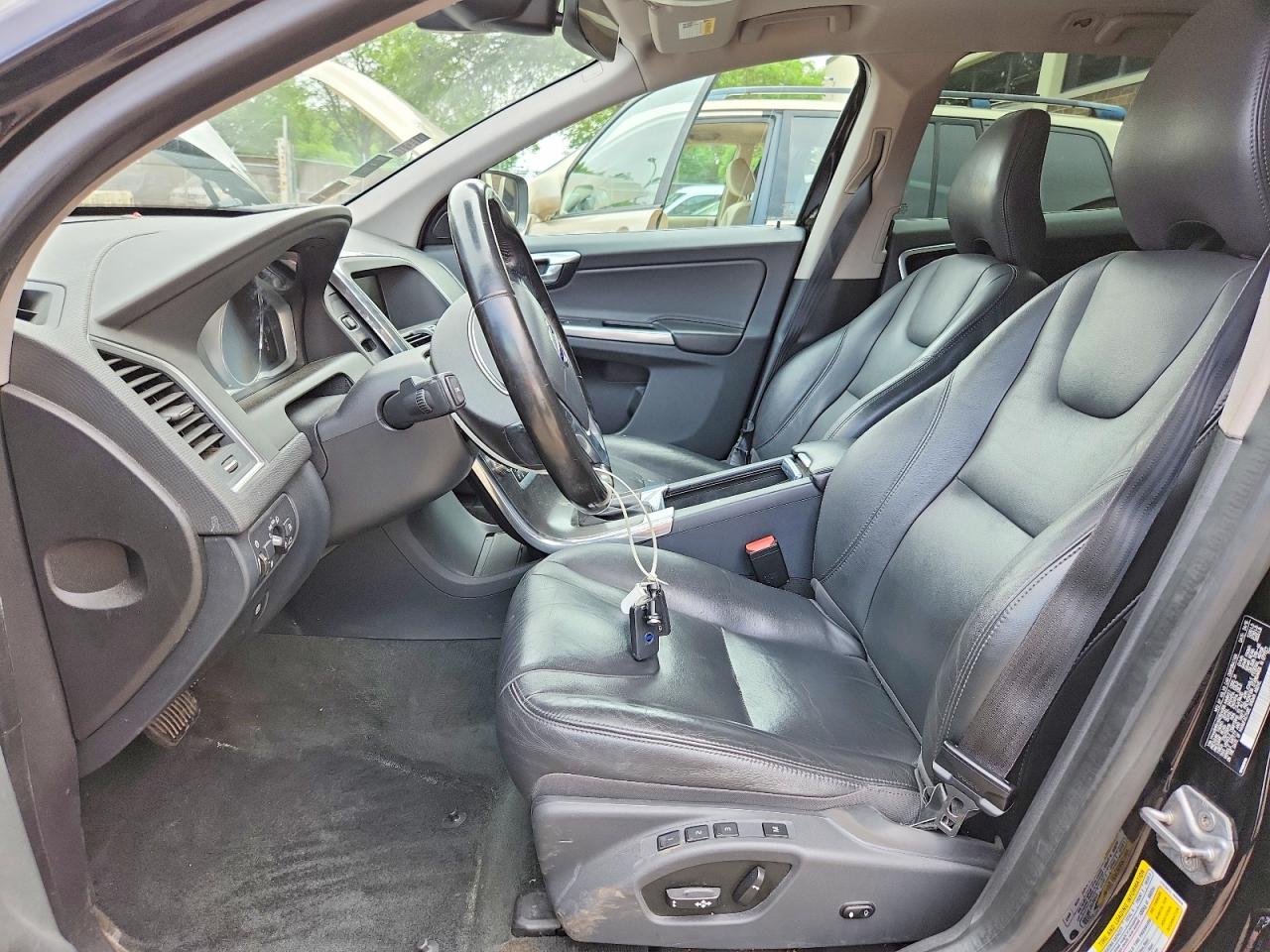 2016 VOLVO XC60
