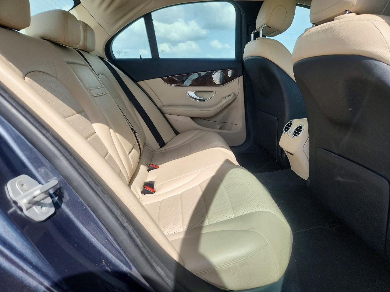 2015 MERCEDES-BENZ C-CLASS