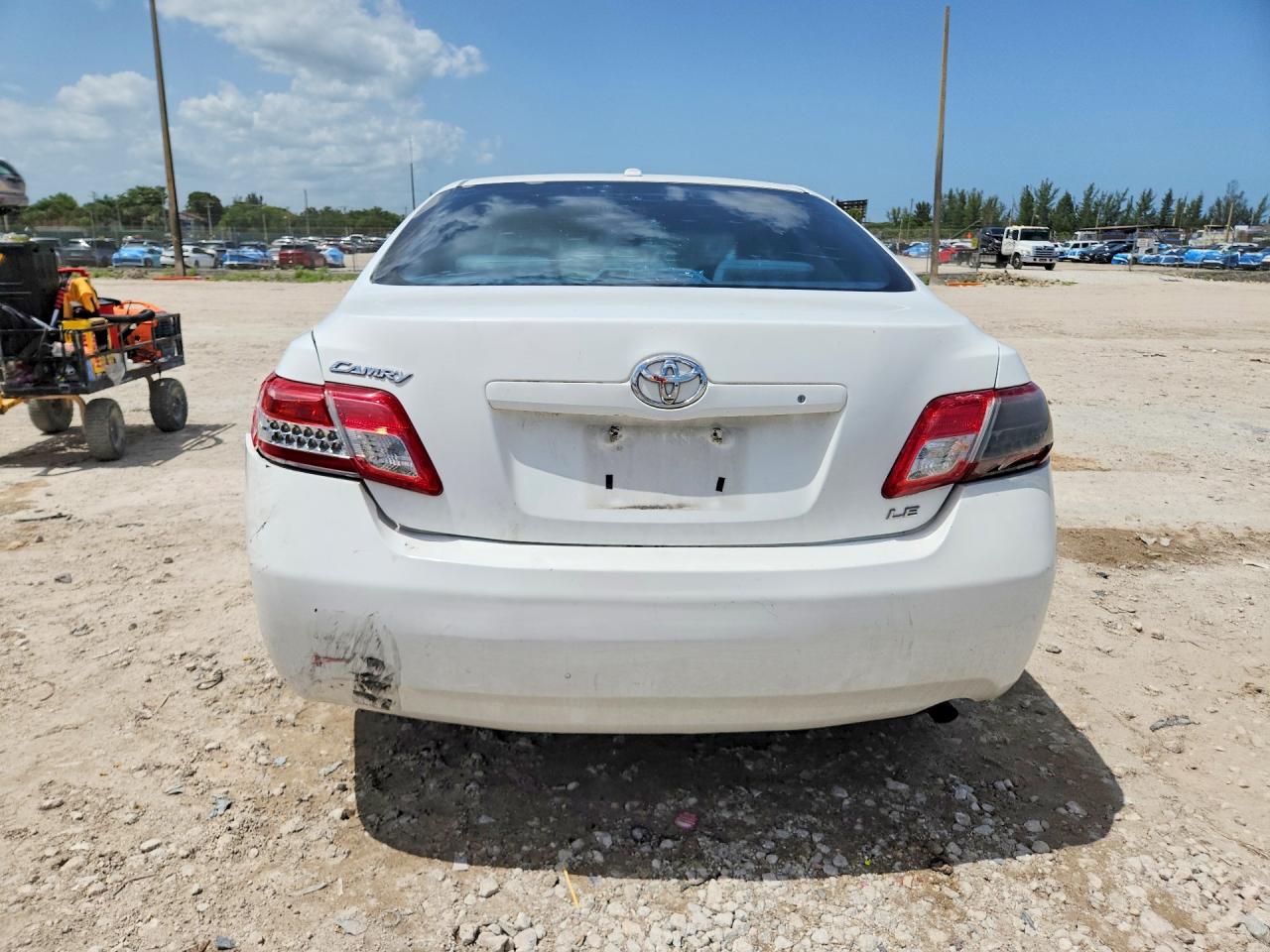 2011 TOYOTA CAMRY