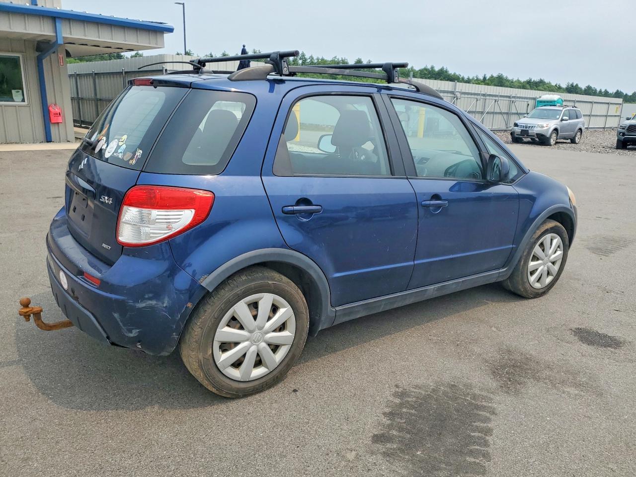 2011 SUZUKI SX4