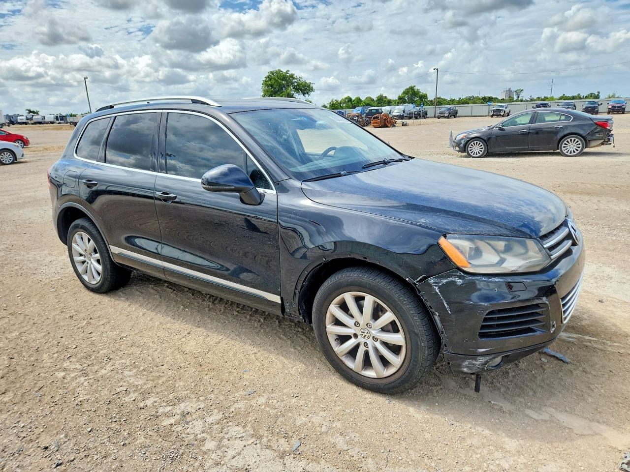 2012 VOLKSWAGEN TOUAREG