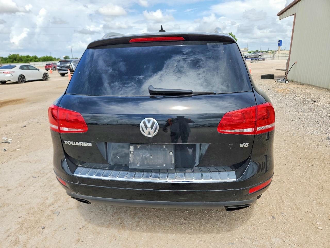 2012 VOLKSWAGEN TOUAREG