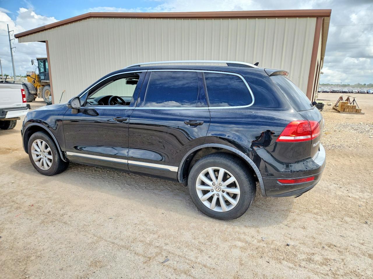 2012 VOLKSWAGEN TOUAREG