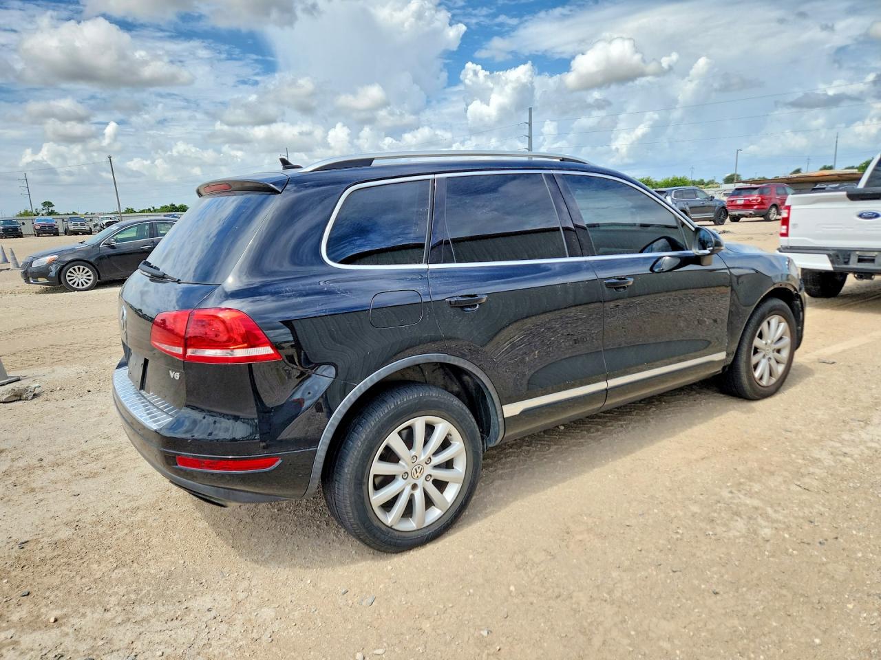 2012 VOLKSWAGEN TOUAREG