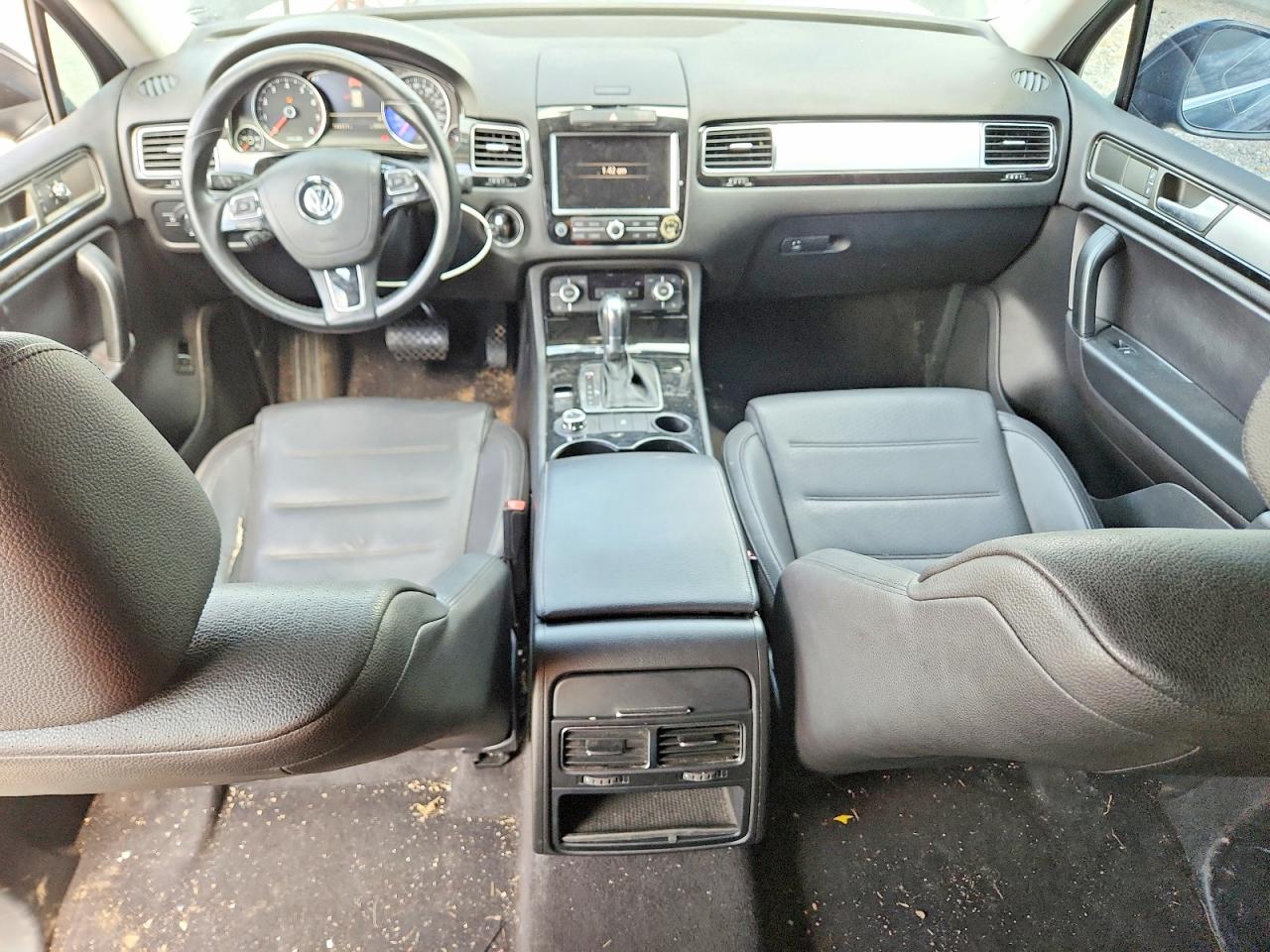 2012 VOLKSWAGEN TOUAREG
