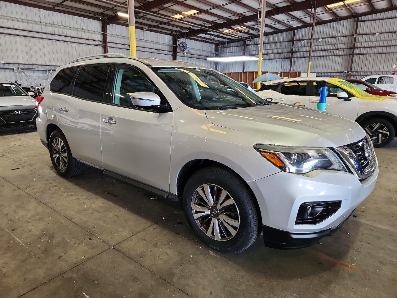 2017 NISSAN PATHFINDER