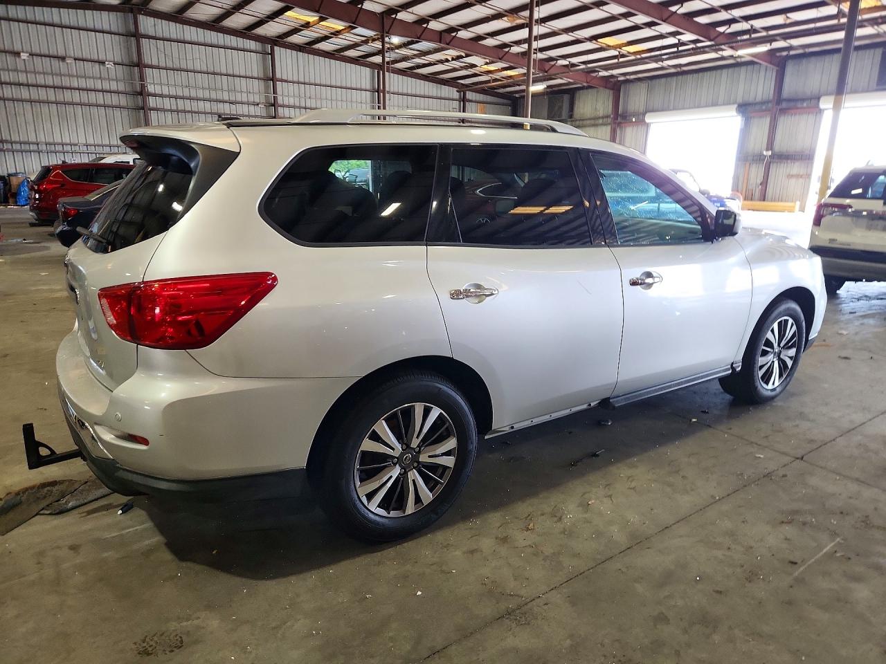 2017 NISSAN PATHFINDER