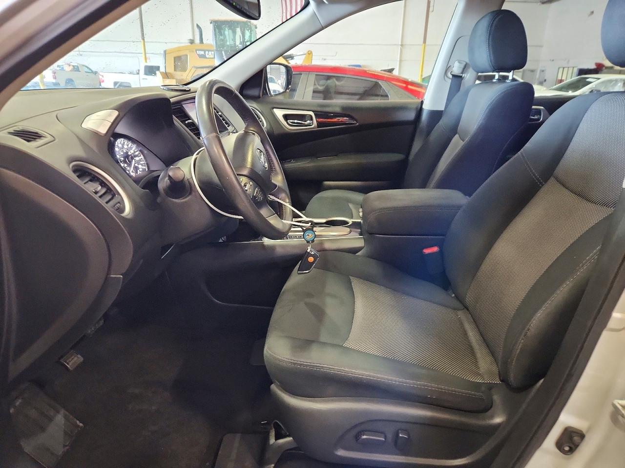 2017 NISSAN PATHFINDER