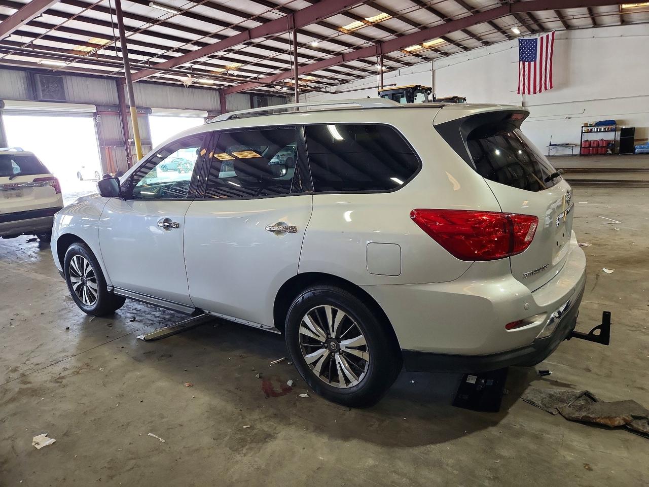 2017 NISSAN PATHFINDER