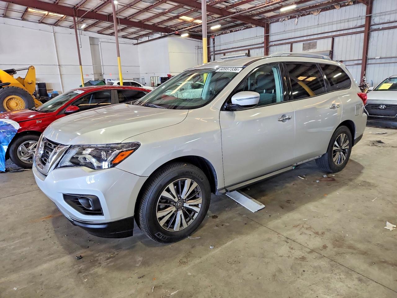 2017 NISSAN PATHFINDER
