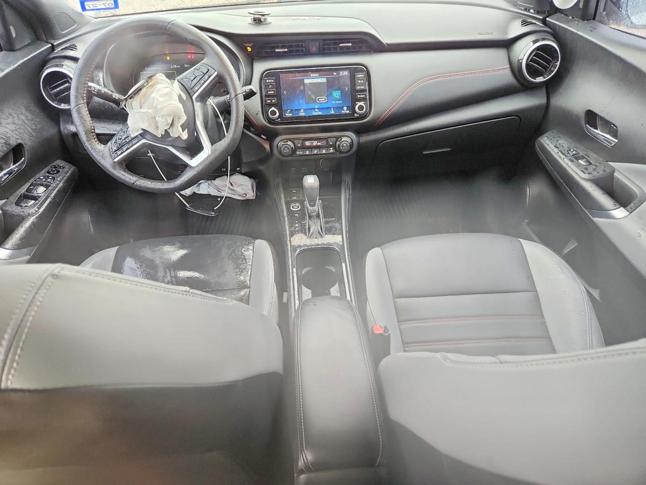 2024 NISSAN KICKS