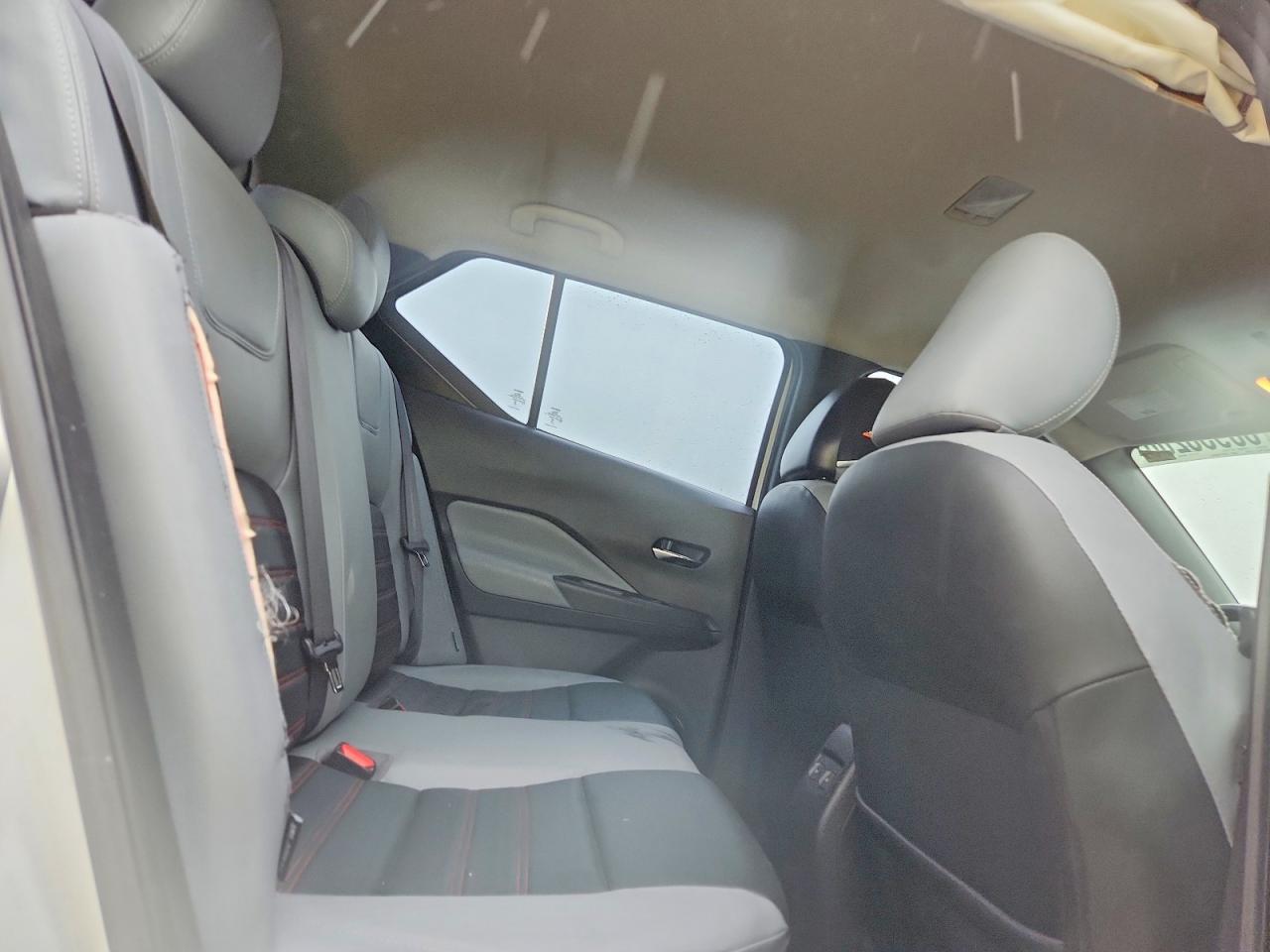 2024 NISSAN KICKS