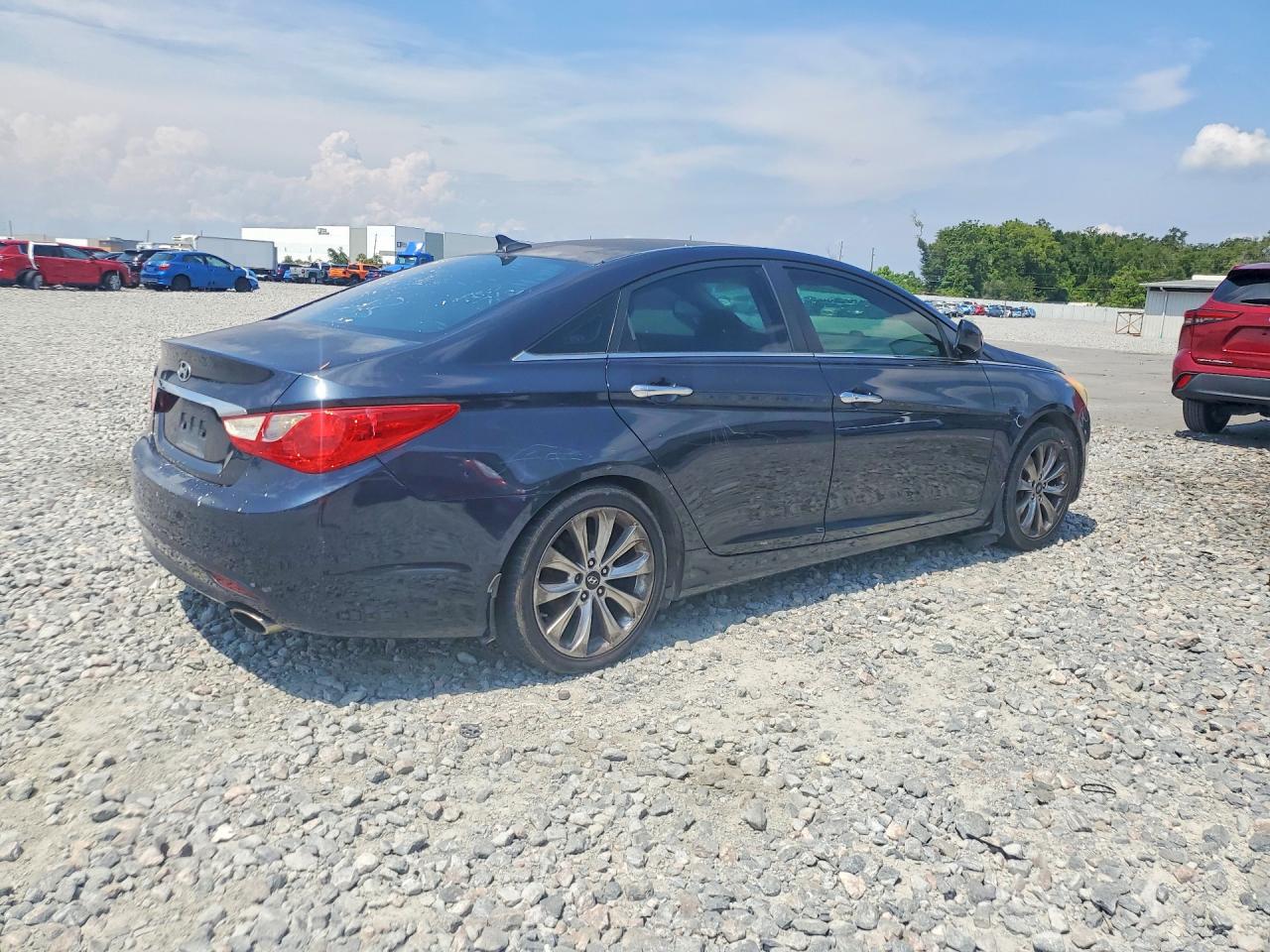 2011 HYUNDAI SONATA