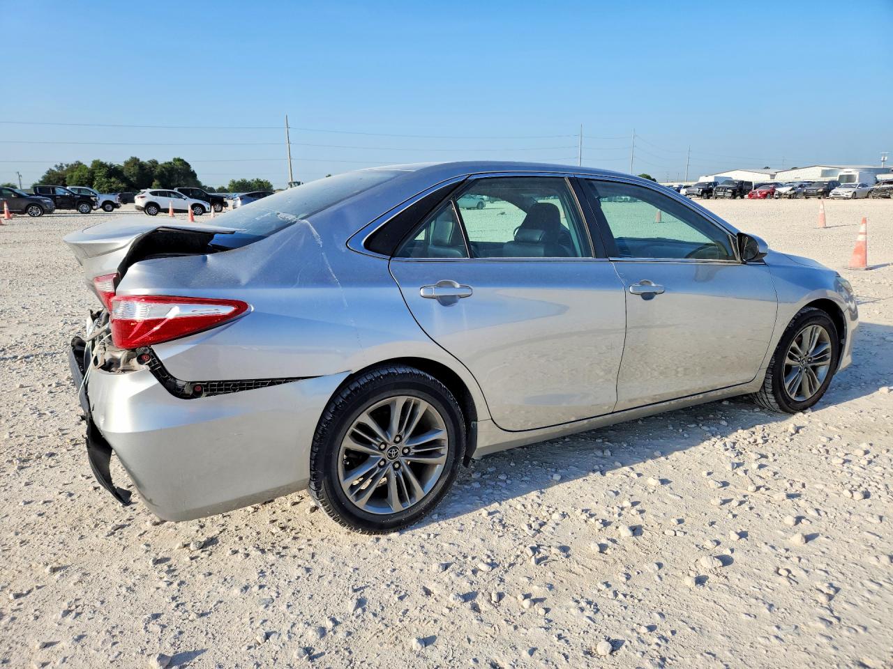 2016 TOYOTA CAMRY