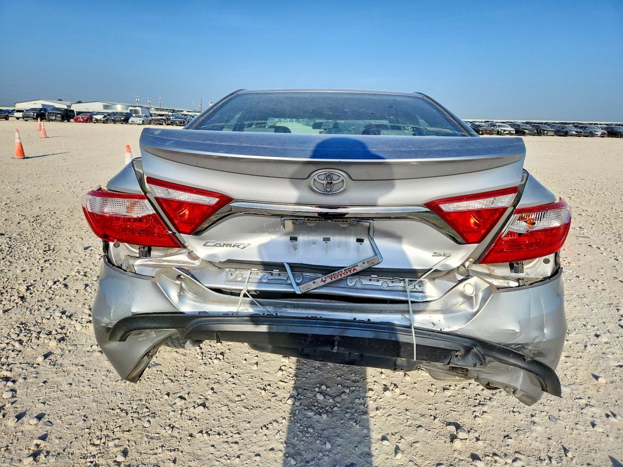 2016 TOYOTA CAMRY