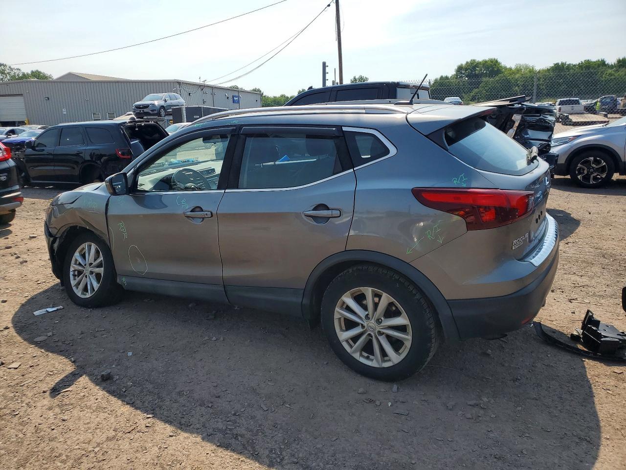 2017 NISSAN ROGUE