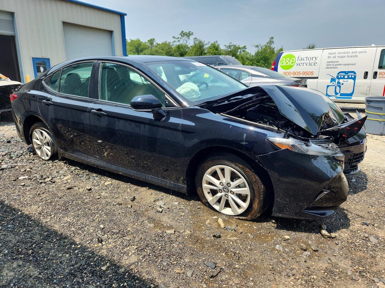 2025 TOYOTA CAMRY