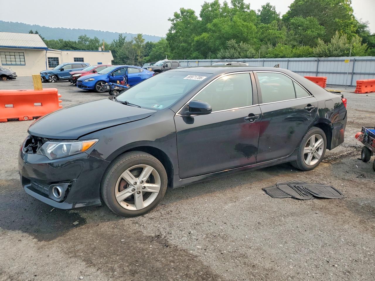 2014 TOYOTA CAMRY