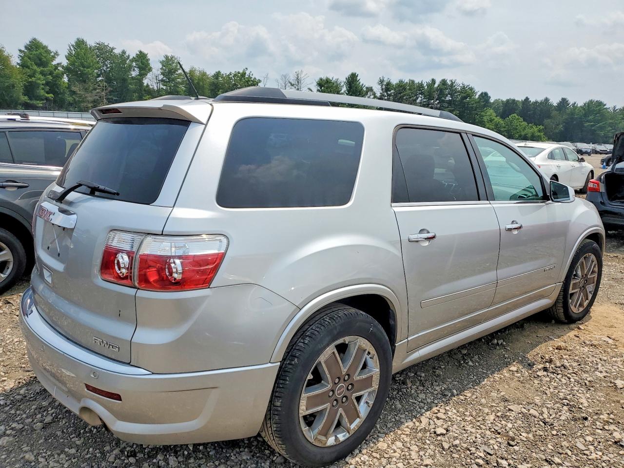 2012 GMC ACADIA DEN