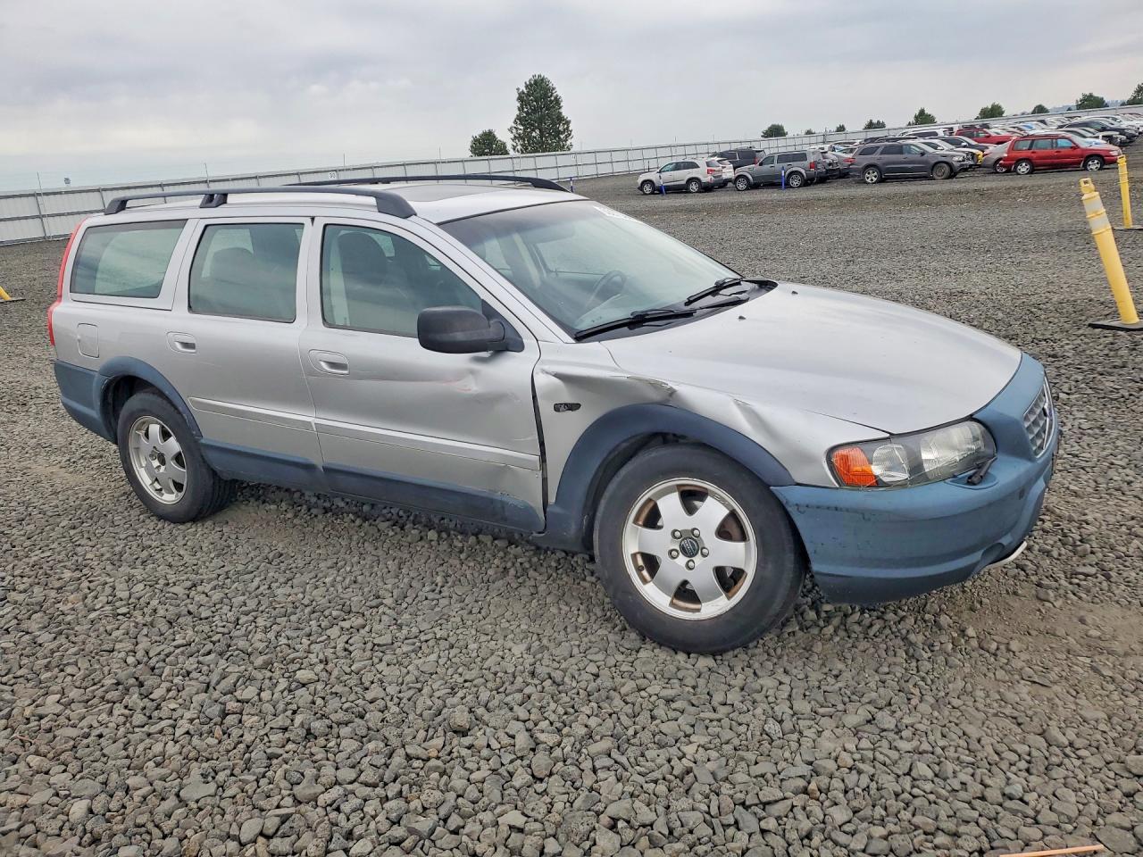 2002 VOLVO V70