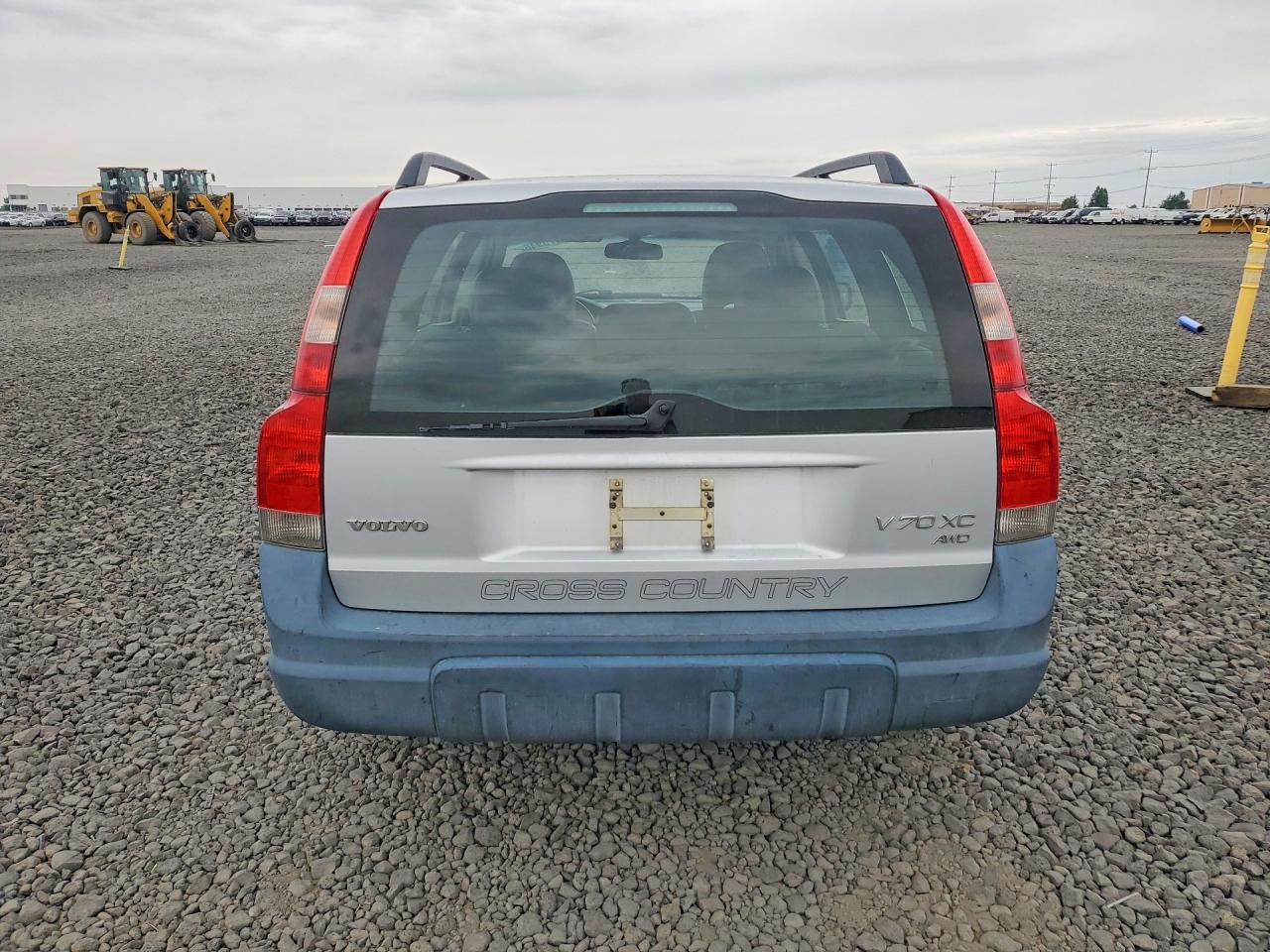 2002 VOLVO V70