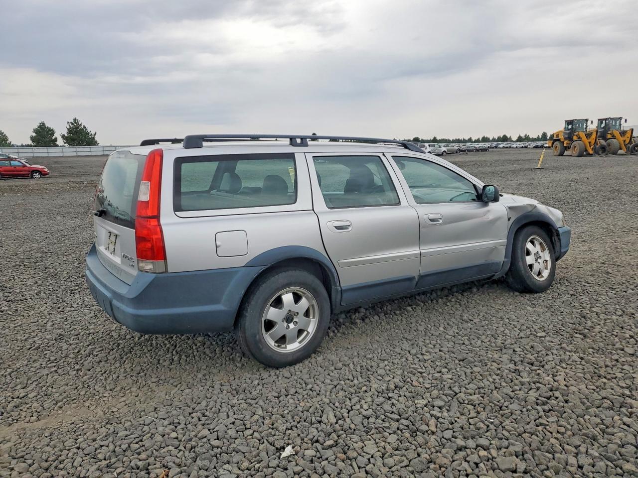 2002 VOLVO V70