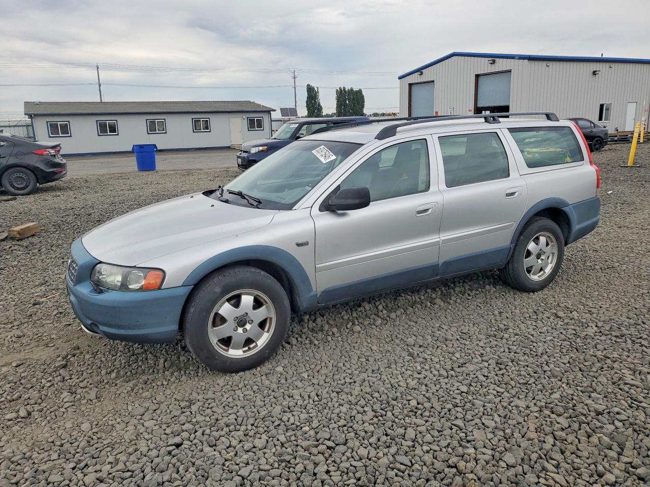 2002 VOLVO V70
