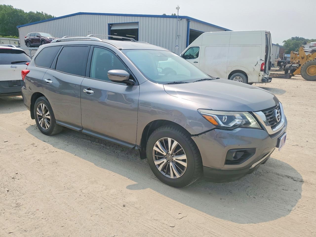 2017 NISSAN PATHFINDER