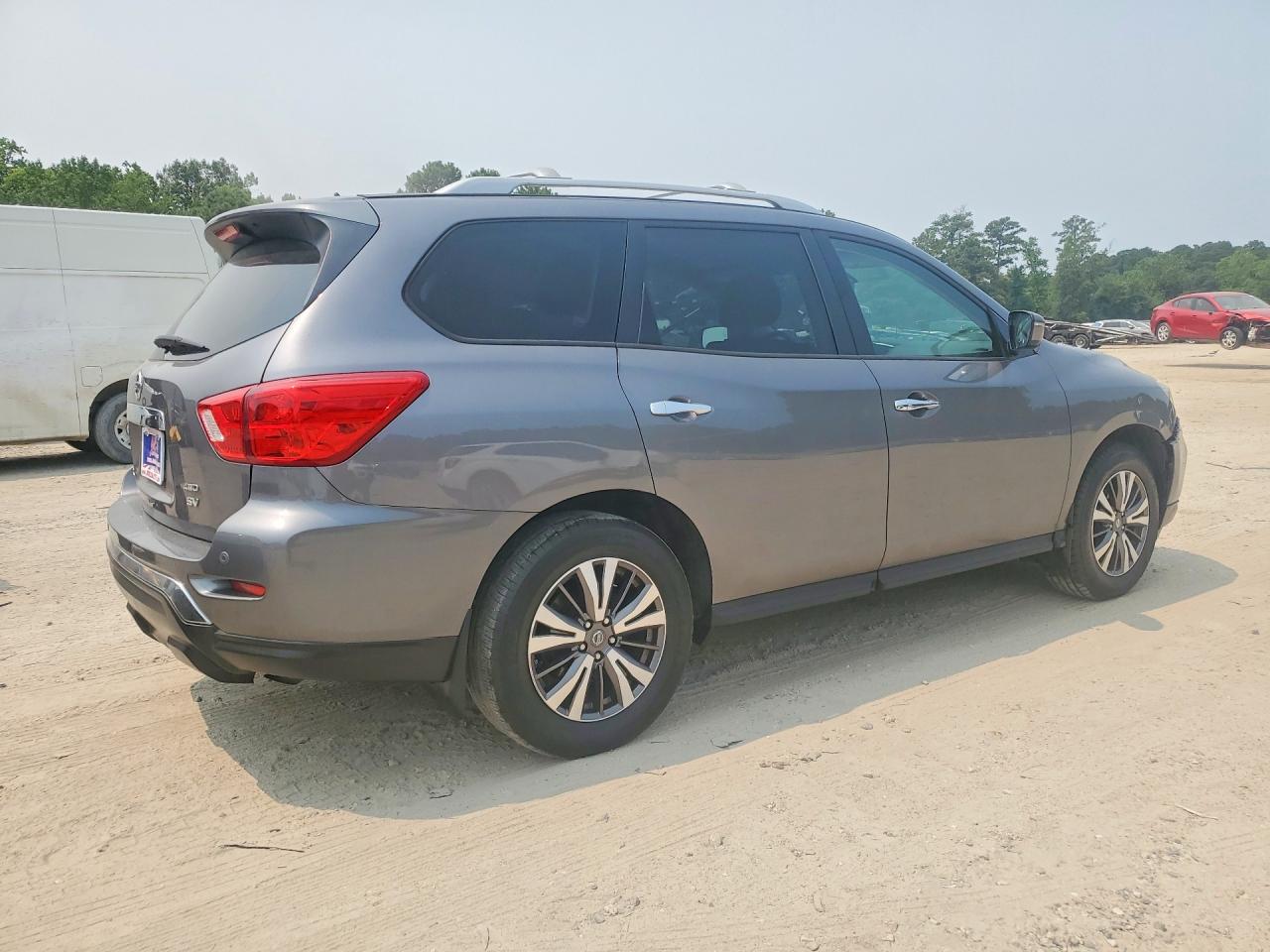 2017 NISSAN PATHFINDER