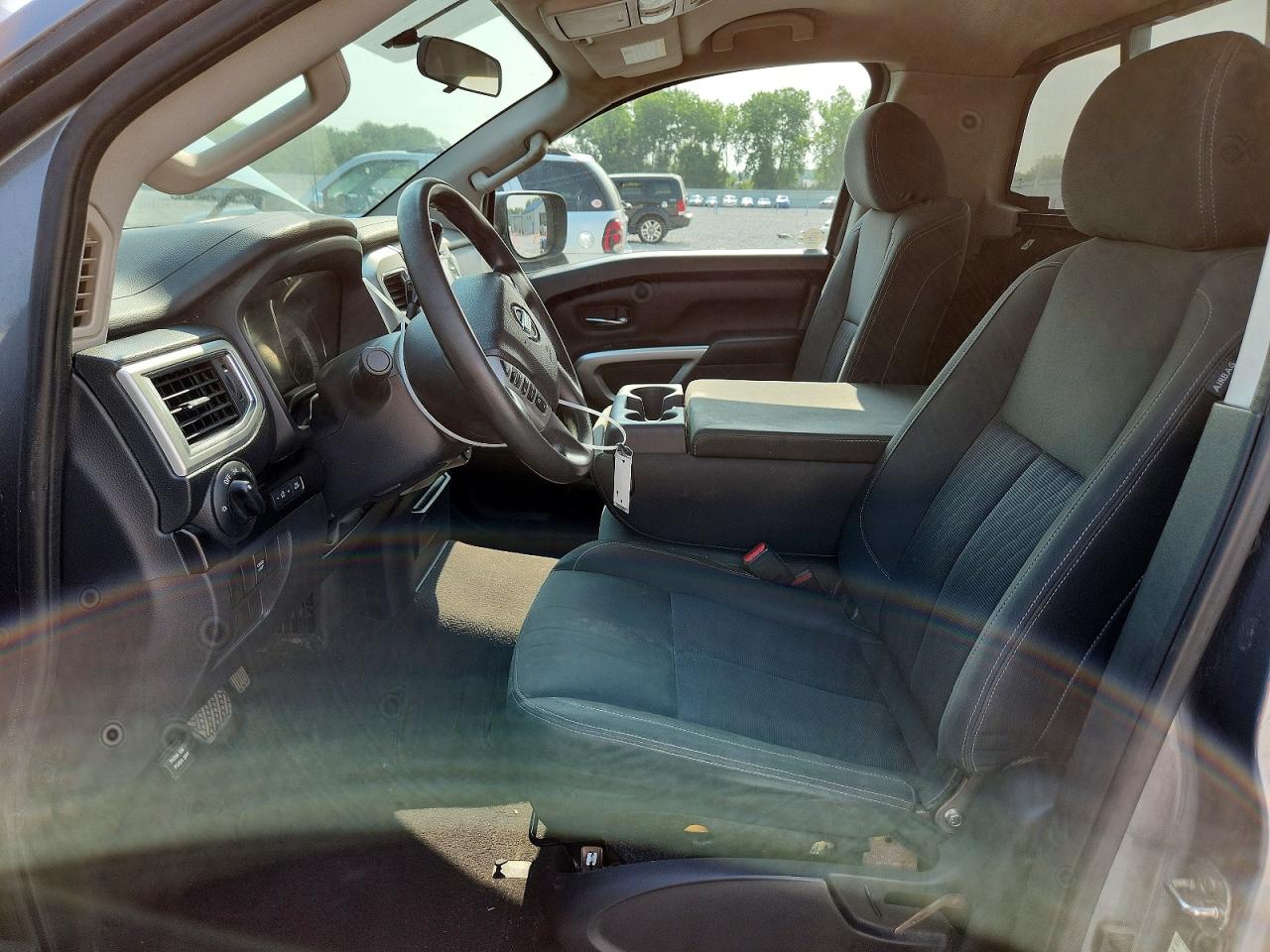 2017 NISSAN TITAN