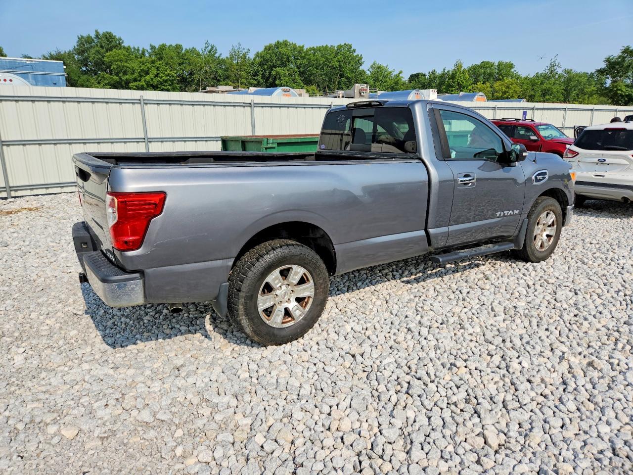 2017 NISSAN TITAN