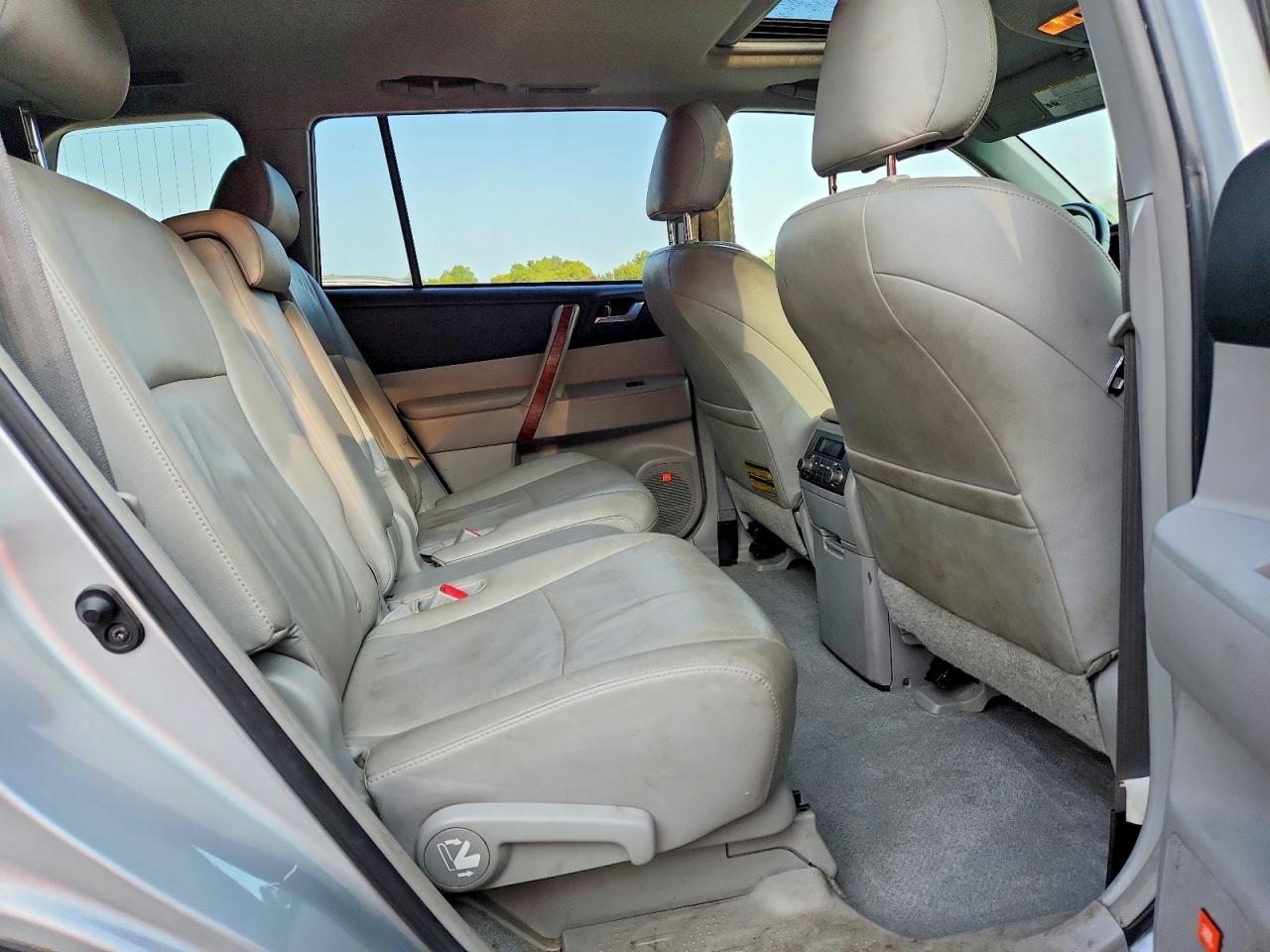 2009 TOYOTA HIGHLANDER