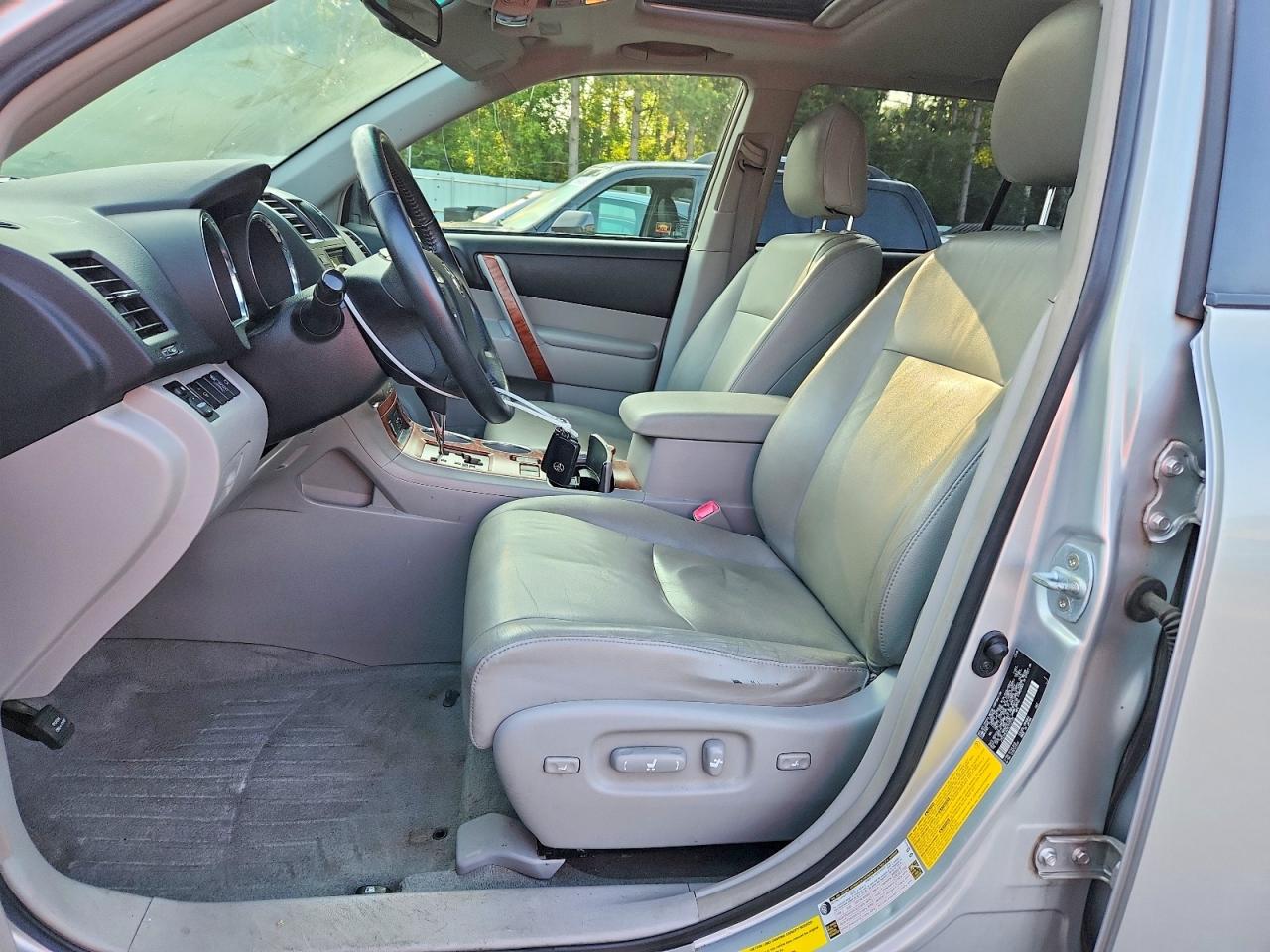 2009 TOYOTA HIGHLANDER