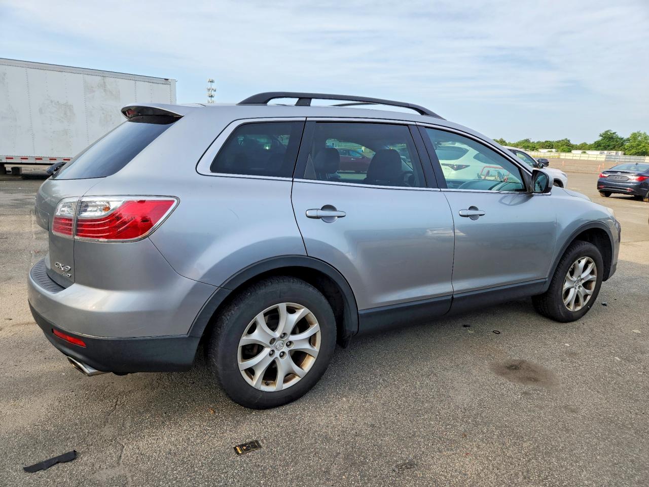 2011 MAZDA CX-9