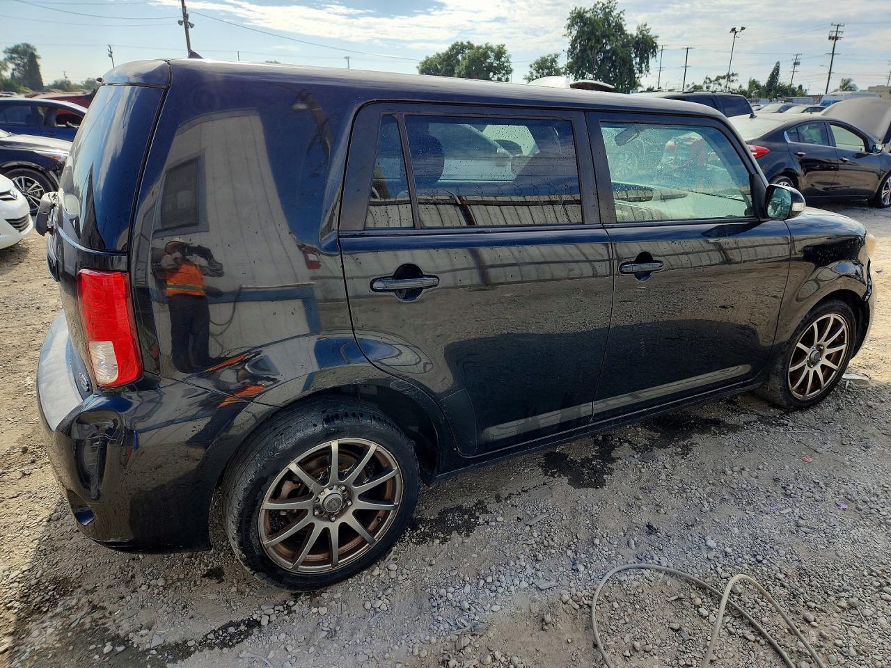 2011 TOYOTA SCION