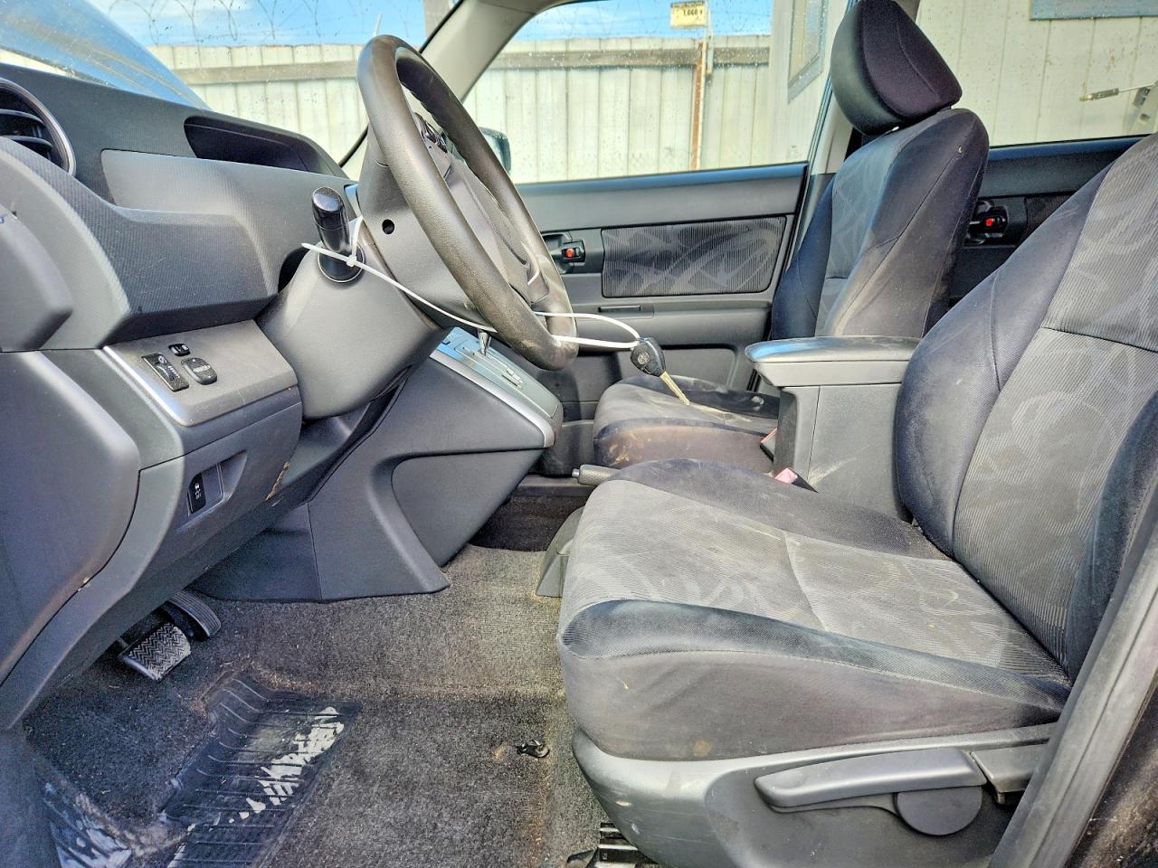 2011 TOYOTA SCION