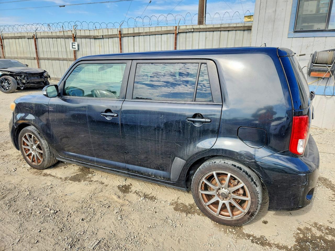 2011 TOYOTA SCION