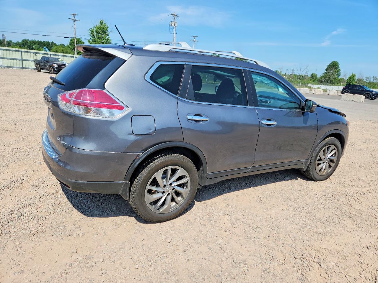 2015 NISSAN ROGUE