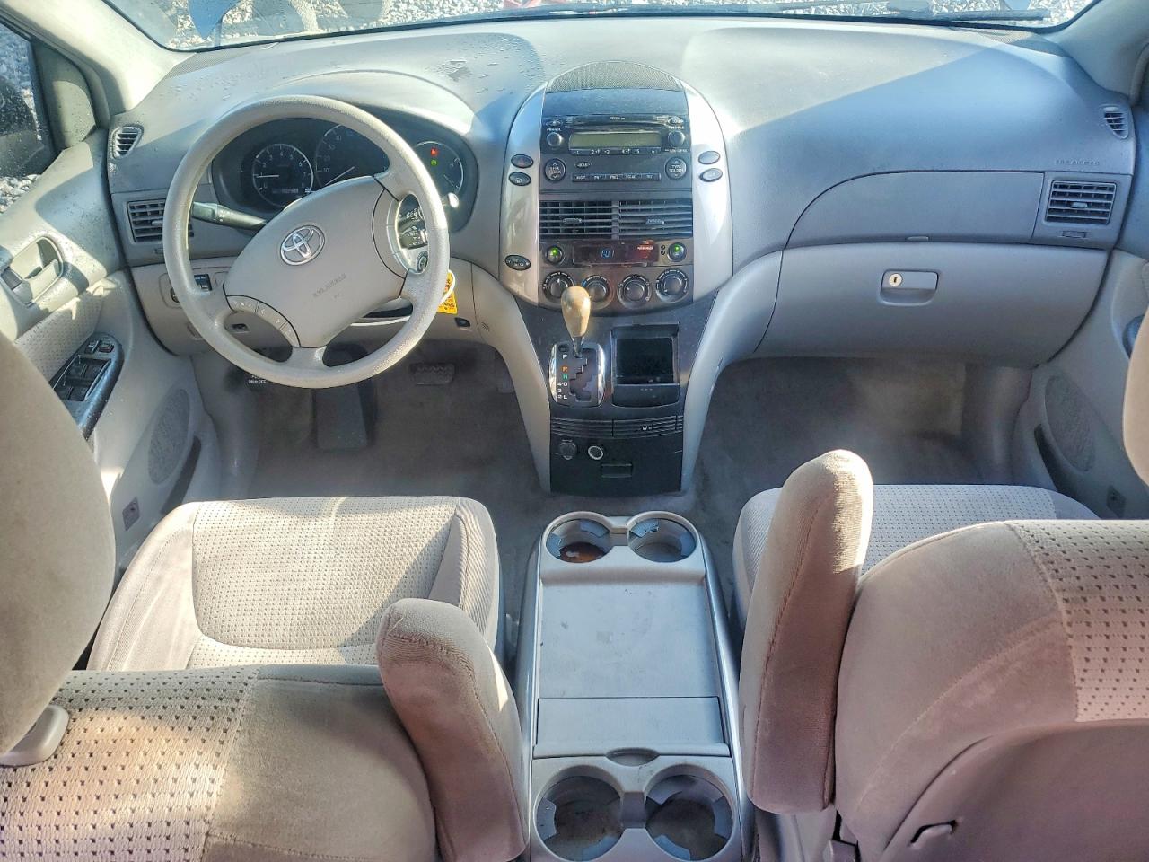 2009 TOYOTA SIENNA