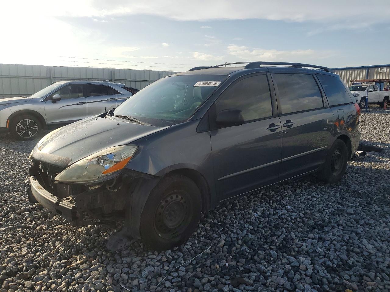 2009 TOYOTA SIENNA